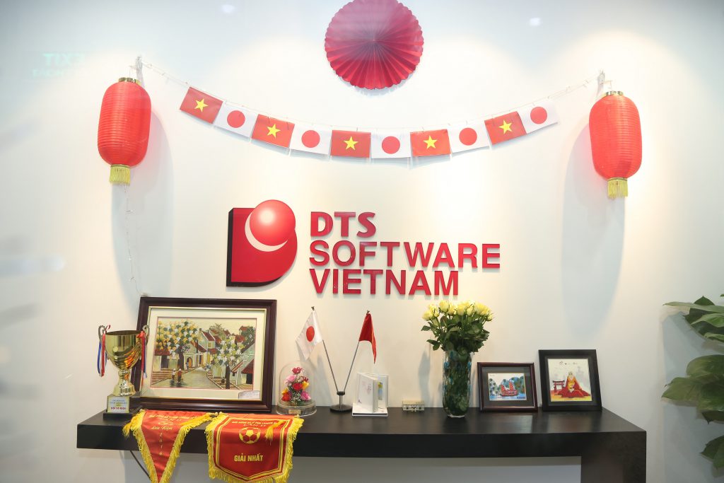 Đón nhà mới của DTS Việt Nam