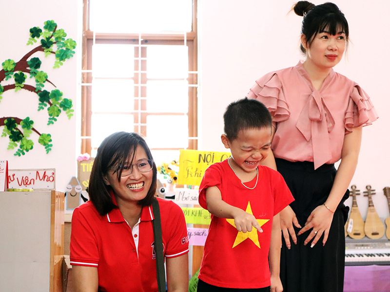 チャリティープログラム「第4回 "Tiep suc toi truong"